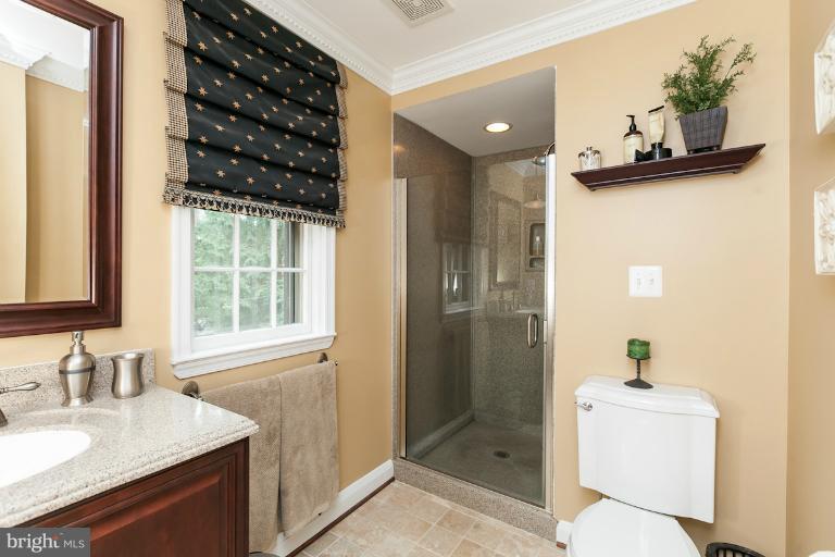 7115 Wardman Road Baltimore, MD 21212 - Photo 18 of 22 Master Bath