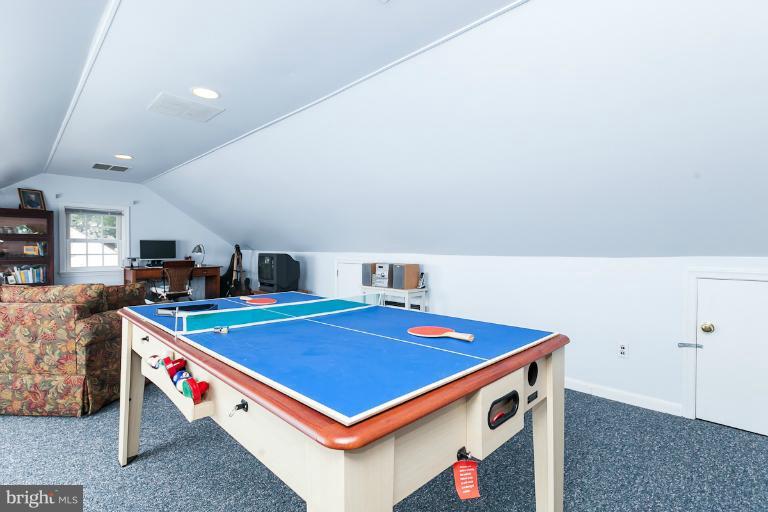 7115 Wardman Road Baltimore, MD 21212 - Photo 8 of 22 3rd Floor Loft
