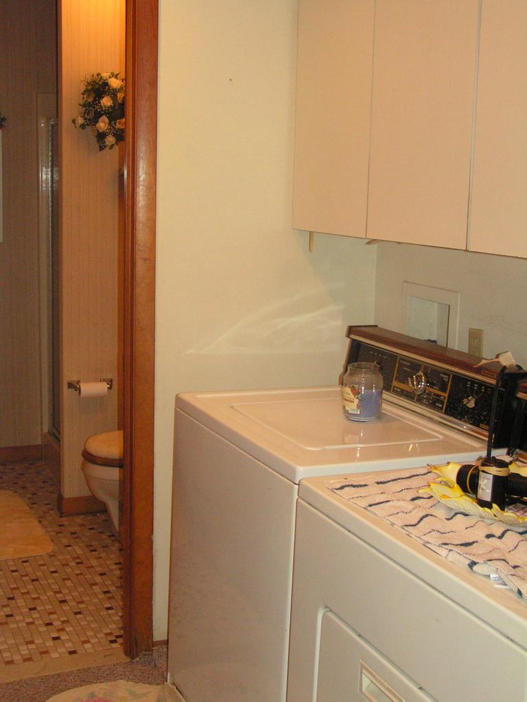 1038-15 Decker Road Arcadia, LA 71001 - Photo 18 of 19 a utility room with dryer and washer