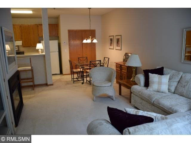 8471 Cortland Road Eden Prairie, MN 55344 - Photo 4 of 14