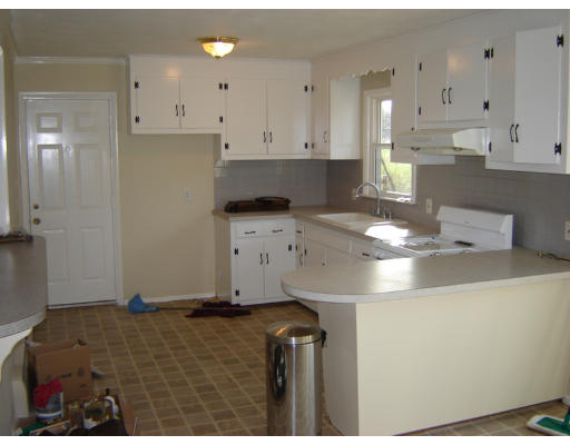 141 Allen Street Hampden, MA 01036 - Photo 8 of 18 Gallery Image 8
