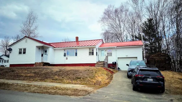 $189,900 | 77 Connecticut Avenue, Millinocket, ME 04462