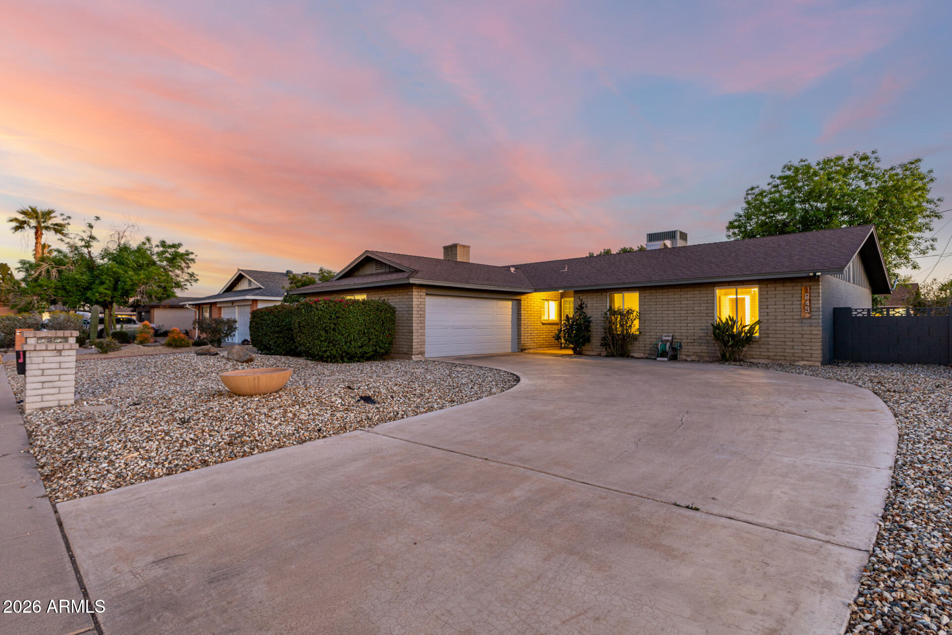 1649 West Royal Palm Road Phoenix, AZ 85021 - Photo 3 of 32 a view of outdoor space and yard