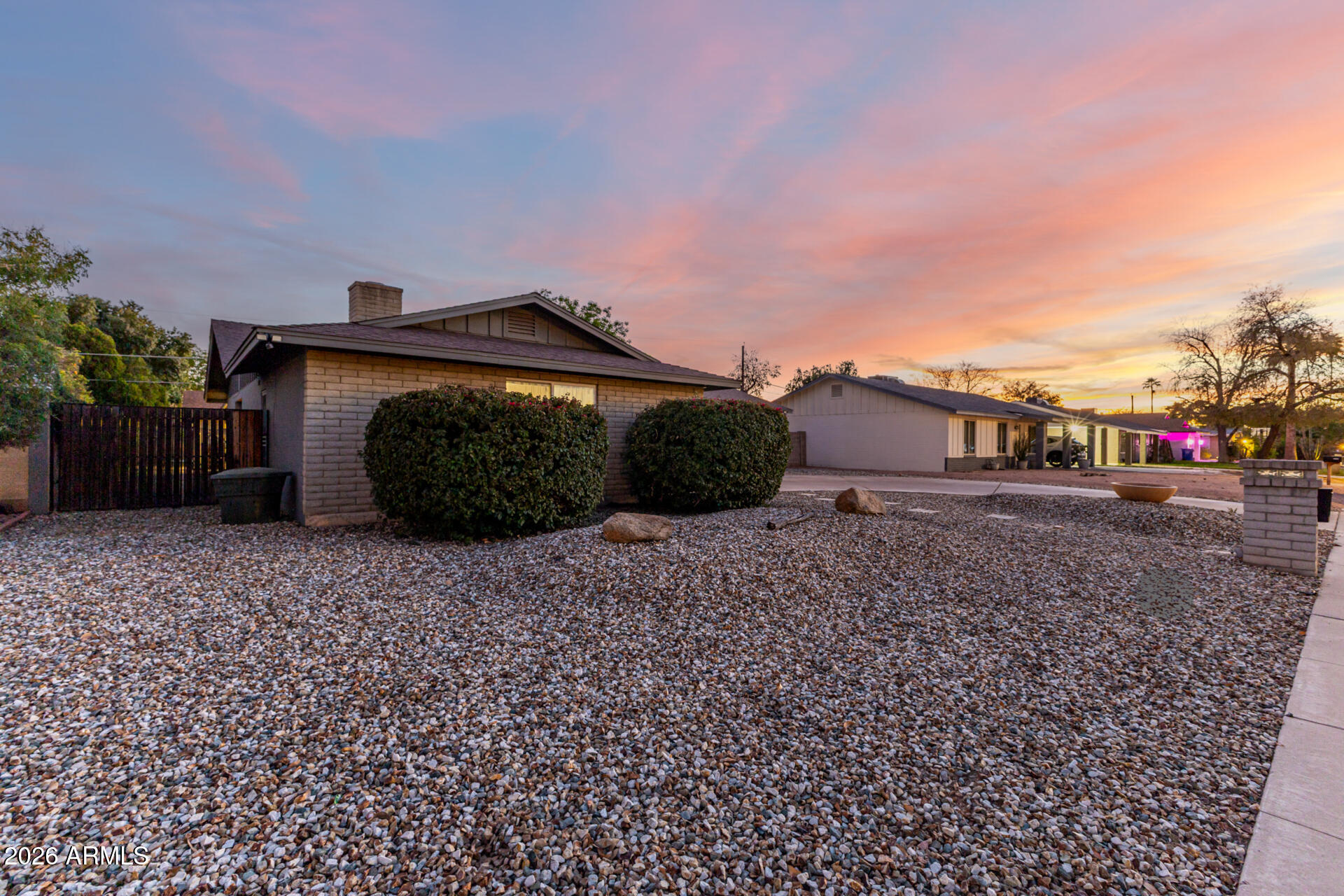 1649 West Royal Palm Road Phoenix, AZ 85021 - Photo 4 of 32 a view of a house with a back yard