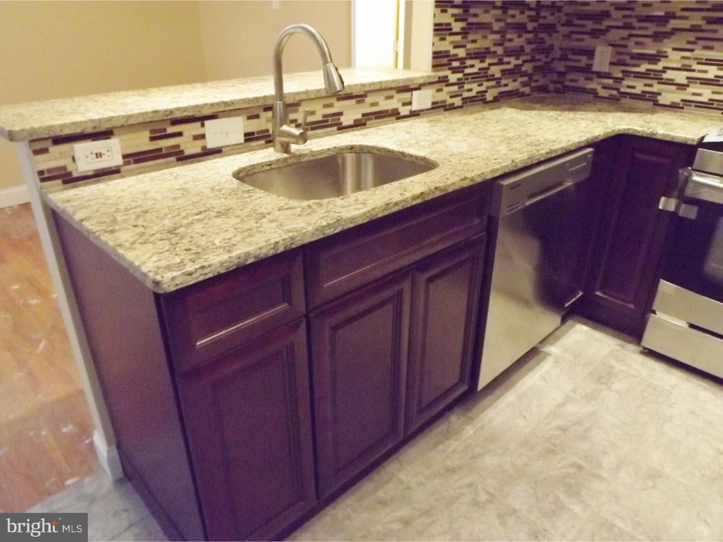 11740 Colman Road Philadelphia, PA 19154 - Photo 4 of 23 Gallery Image 4