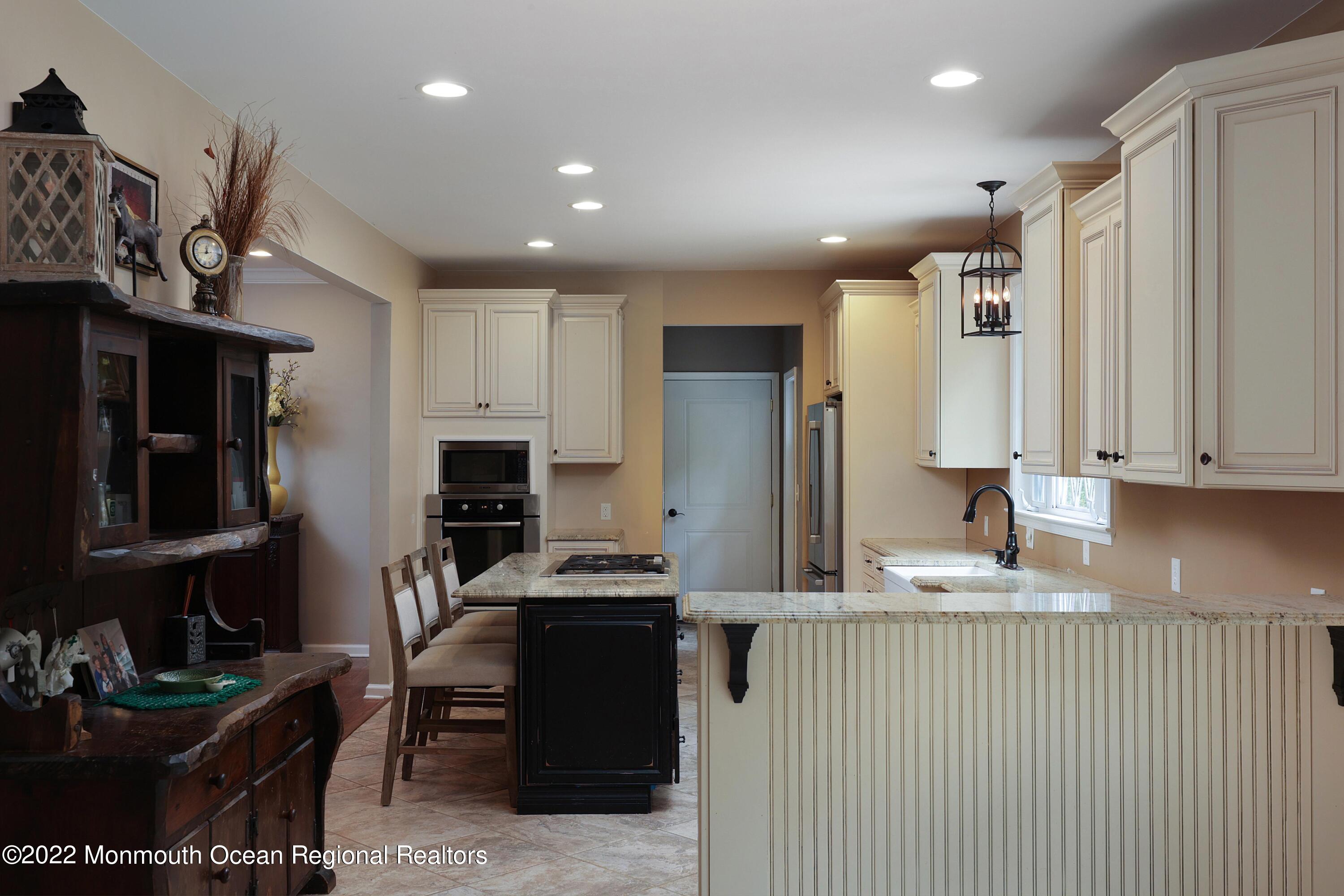 98 Baird Road Millstone Township, NJ 08535 - Photo 10 of 27 758A8729