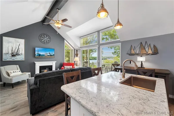 $388,500 | 15 Top Deck Court, Osage Beach, MO 65065