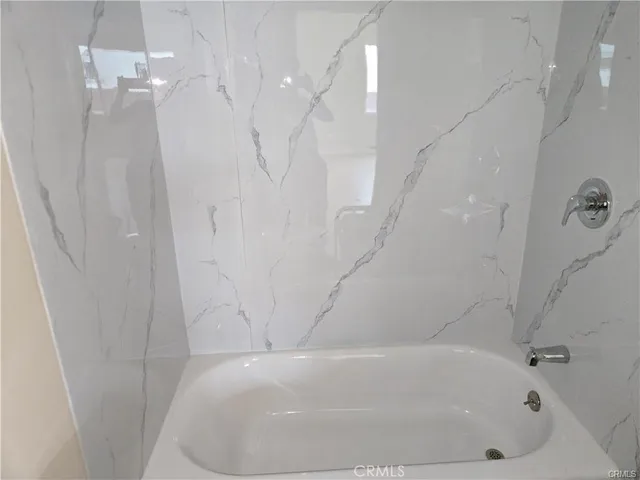 $1,980 | 6010 Kansas Avenue, Los Angeles, CA 90044