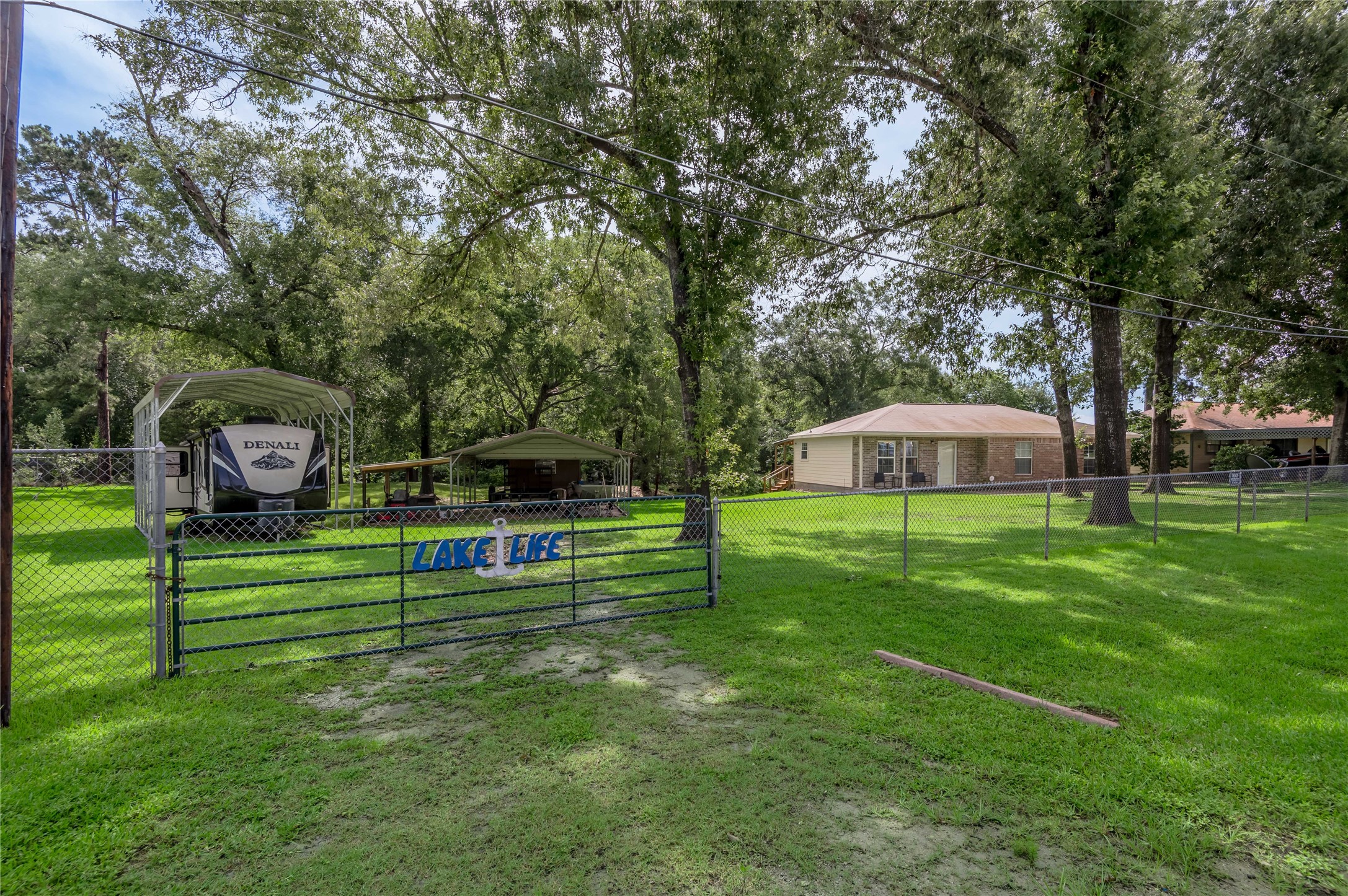 405 Peacock Path Trinity, TX 75862 - Photo 2 of 49