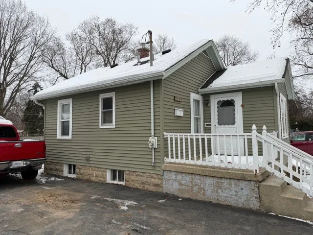 $182,900 | 229 South Edison Avenue, Elgin, IL 60123