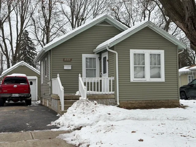 $182,900 | 229 South Edison Avenue, Elgin, IL 60123