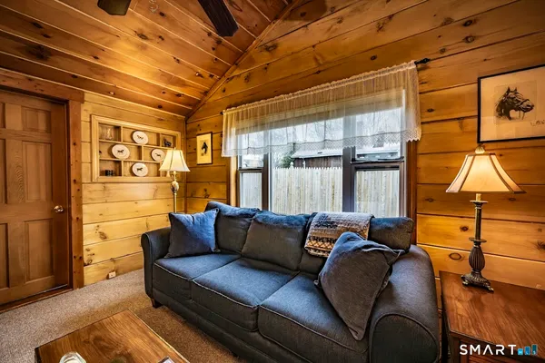 $275,000 | 6 Lakeview Place, Middlefield, CT 06455