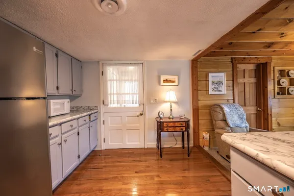 $275,000 | 6 Lakeview Place, Middlefield, CT 06455