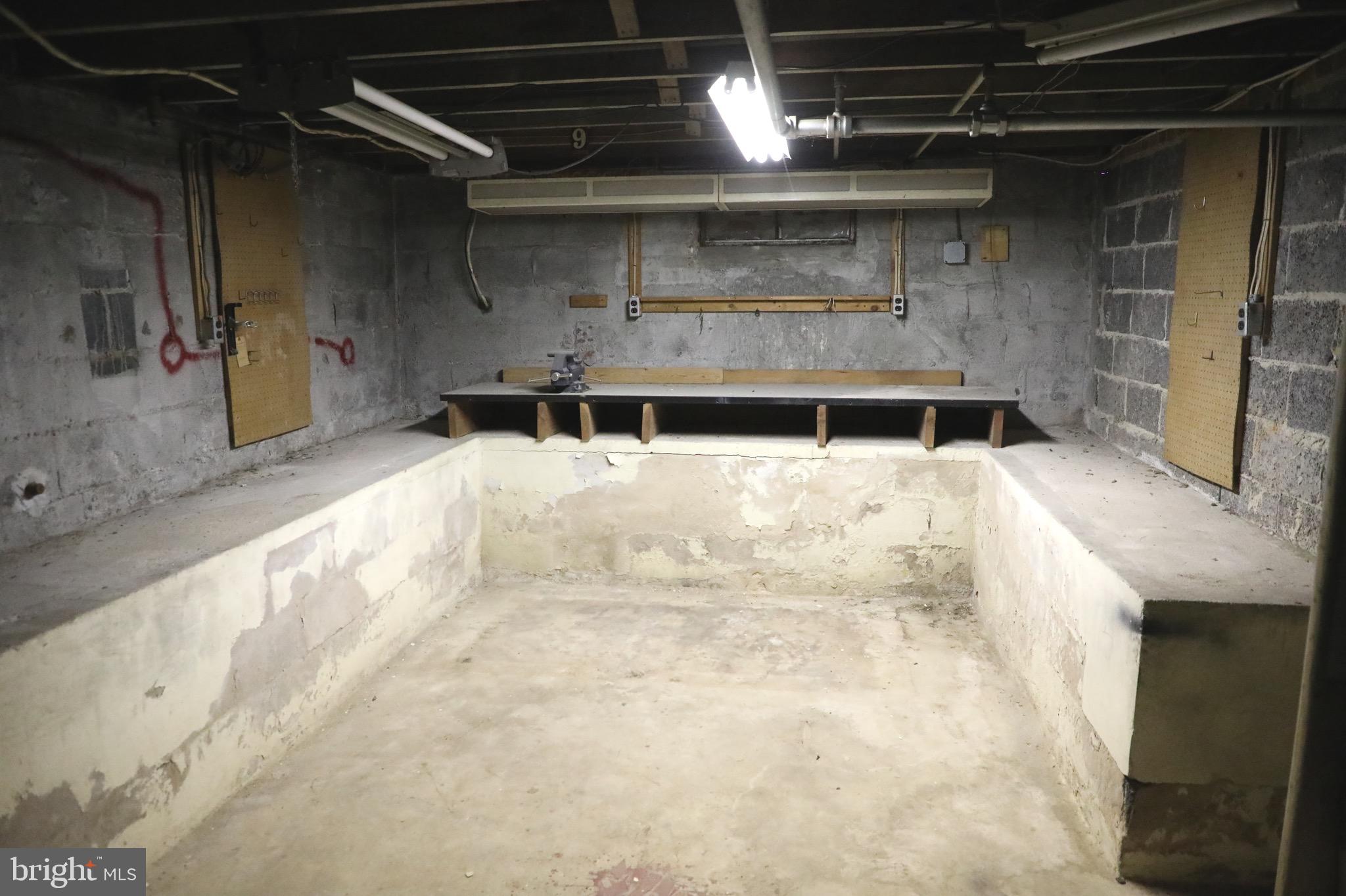 9406 Seminole Street Silver Spring, MD 20901 - Photo 25 of 32 a bathroom with a bathtub