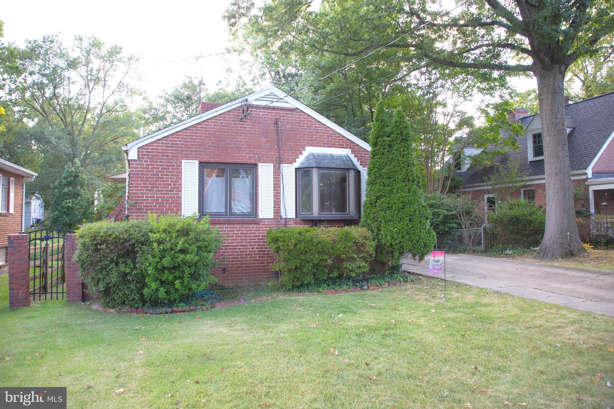 9406 Seminole Street Silver Spring, MD 20901 - Photo 3 of 32 a view of backyard of house