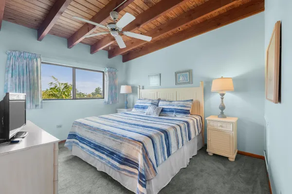 $749,000 | 1133 West Ocean Drive, Unit 2, Key Colony Beach, FL 33051