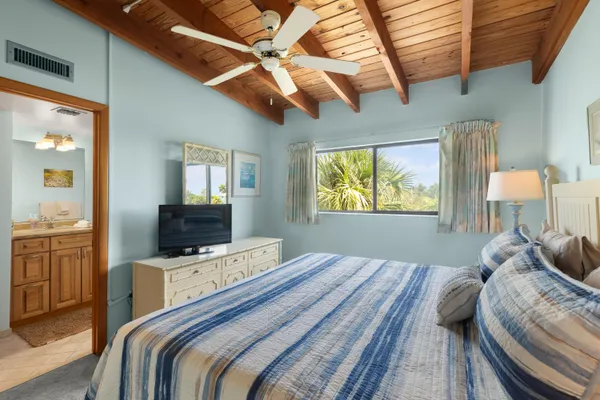 $749,000 | 1133 West Ocean Drive, Unit 2, Key Colony Beach, FL 33051