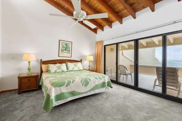 $749,000 | 1133 West Ocean Drive, Unit 2, Key Colony Beach, FL 33051