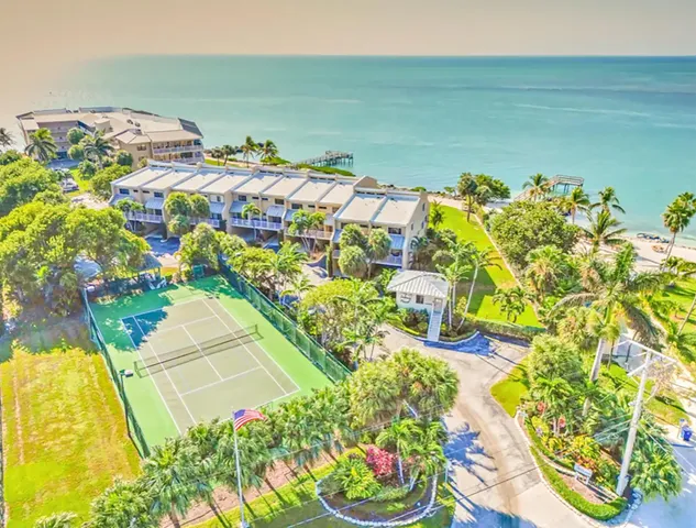 $749,000 | 1133 West Ocean Drive, Unit 2, Key Colony Beach, FL 33051