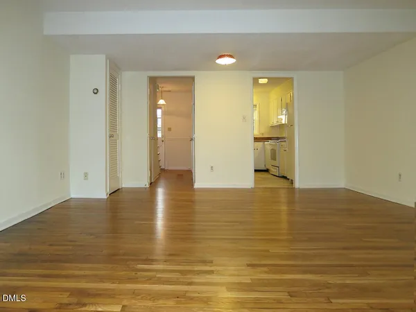 $1,595 | 400 Davie Road, Unit 8, Carrboro, NC 27510