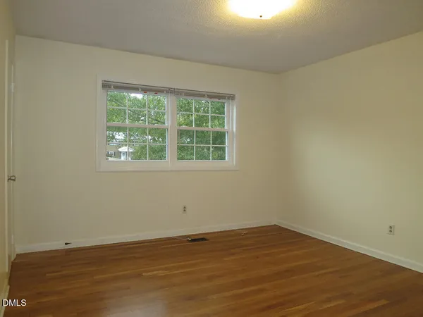 $1,595 | 400 Davie Road, Unit 8, Carrboro, NC 27510