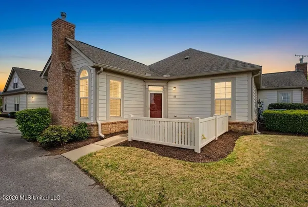 $262,900 | 8759 Parkview Oaks Circle, Olive Branch, MS 38654