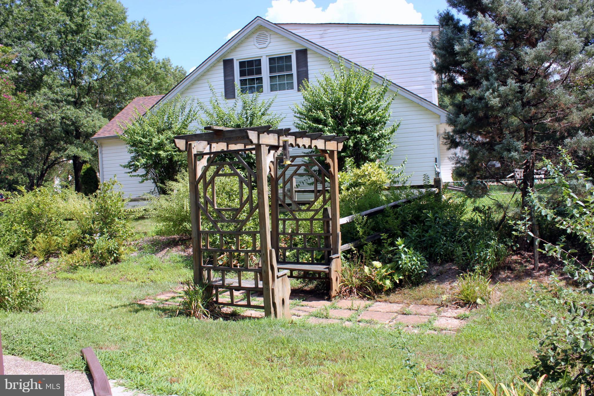 8707 Granite Lane Laurel, MD 20708 - Photo 27 of 30 Exterior (General) Garden