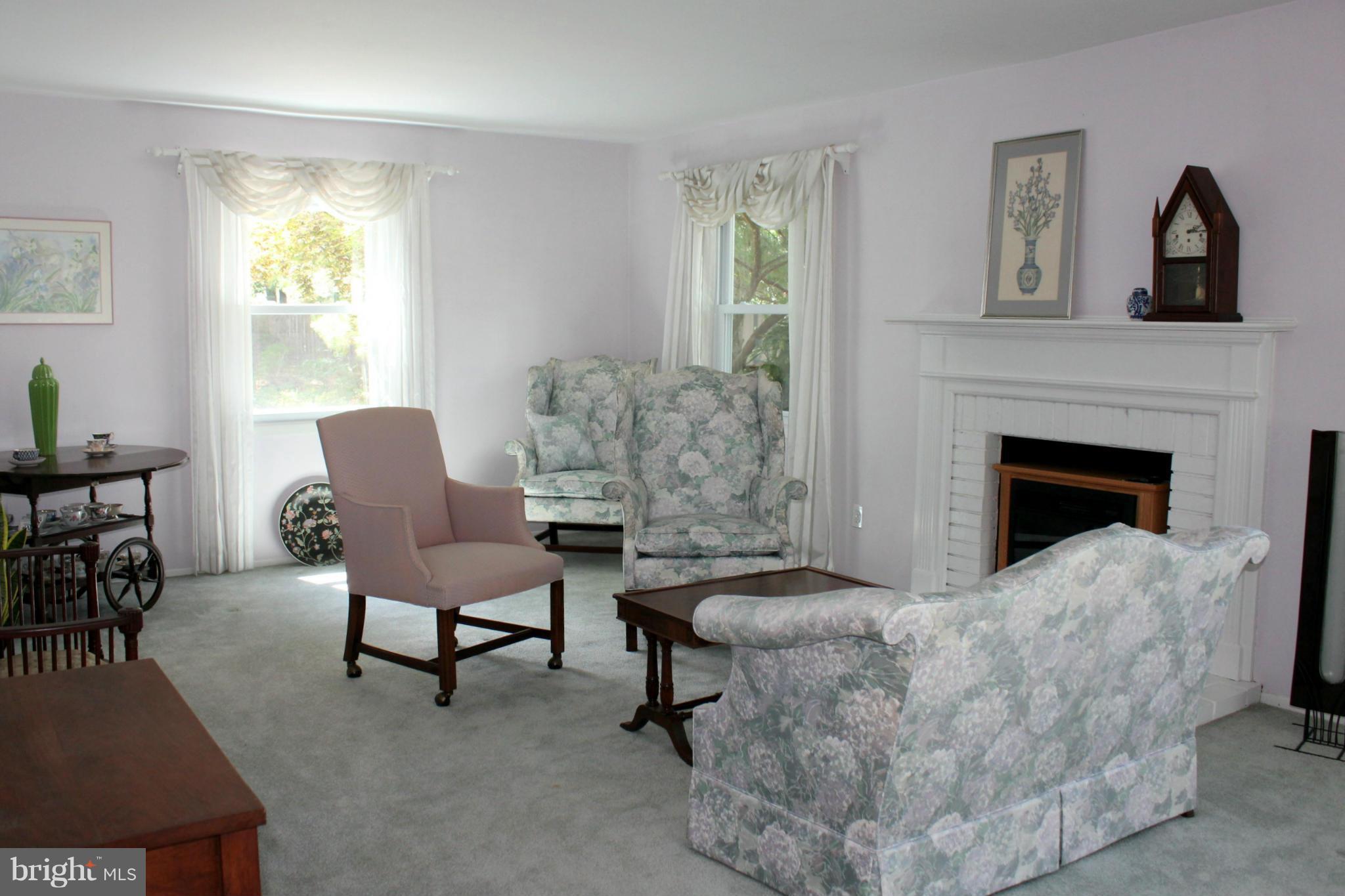 8707 Granite Lane Laurel, MD 20708 - Photo 6 of 30 Living Room