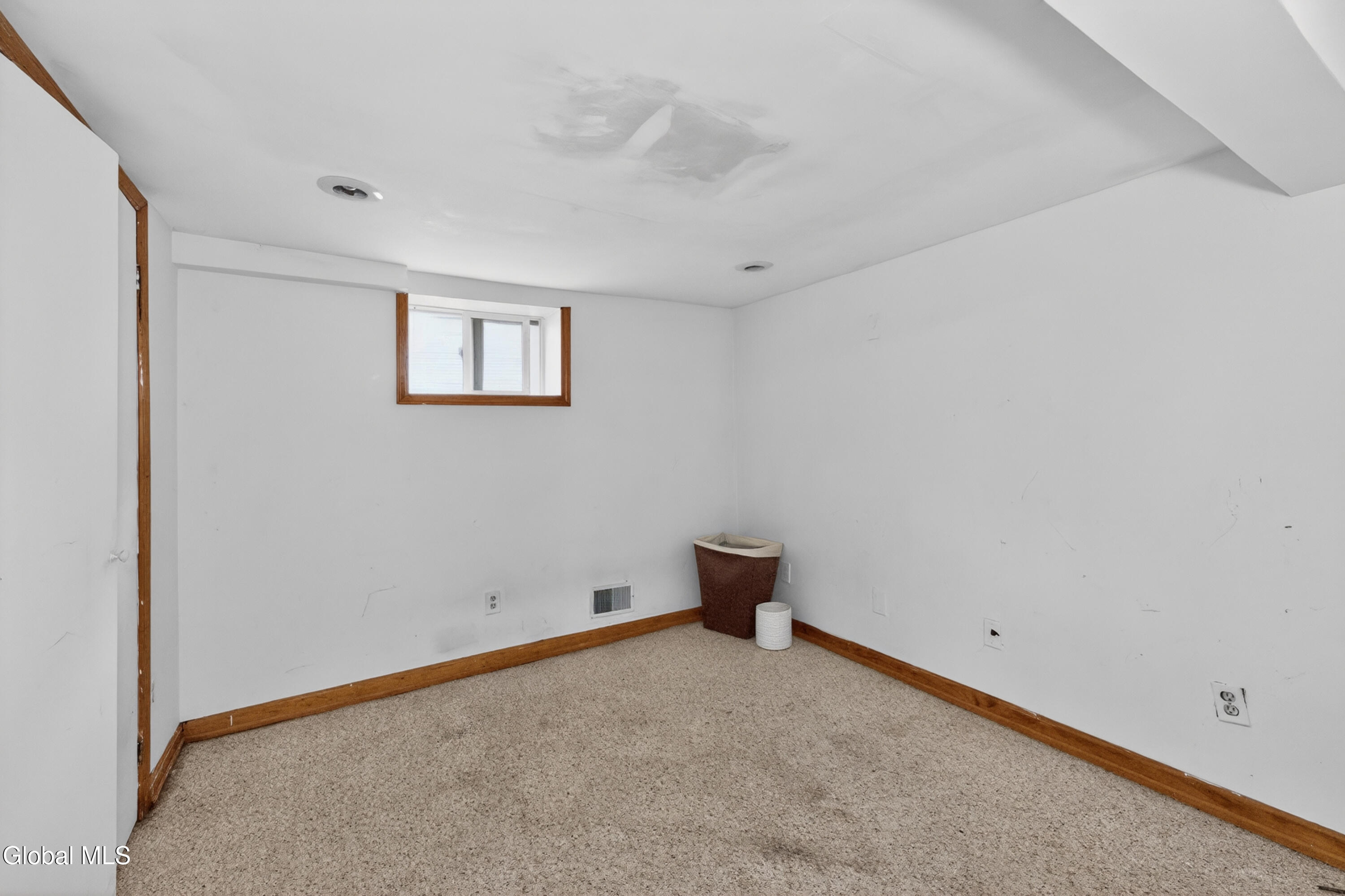 48 Schoolhouse Road Guilderland, NY 12203 - Photo 36 of 44 2 Apt Down 11