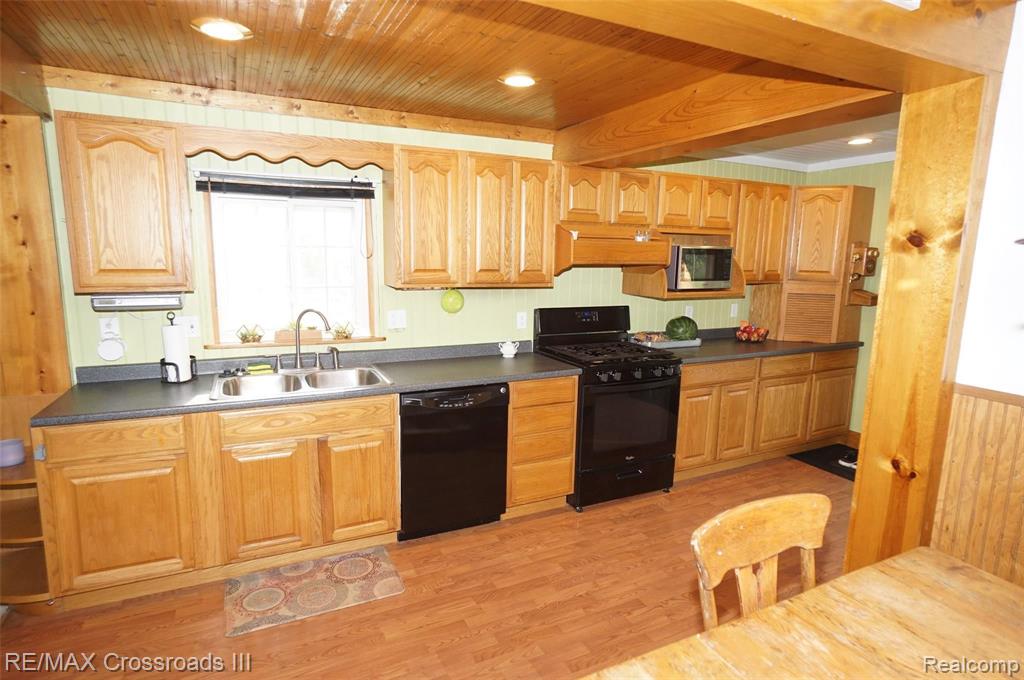 45180 Robson Road Belleville, MI 48111 - Photo 5 of 24