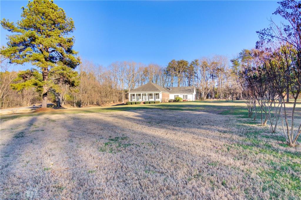 7919 Eric Road Greensboro, NC 27409 - Photo 5 of 34 Gallery Image 5