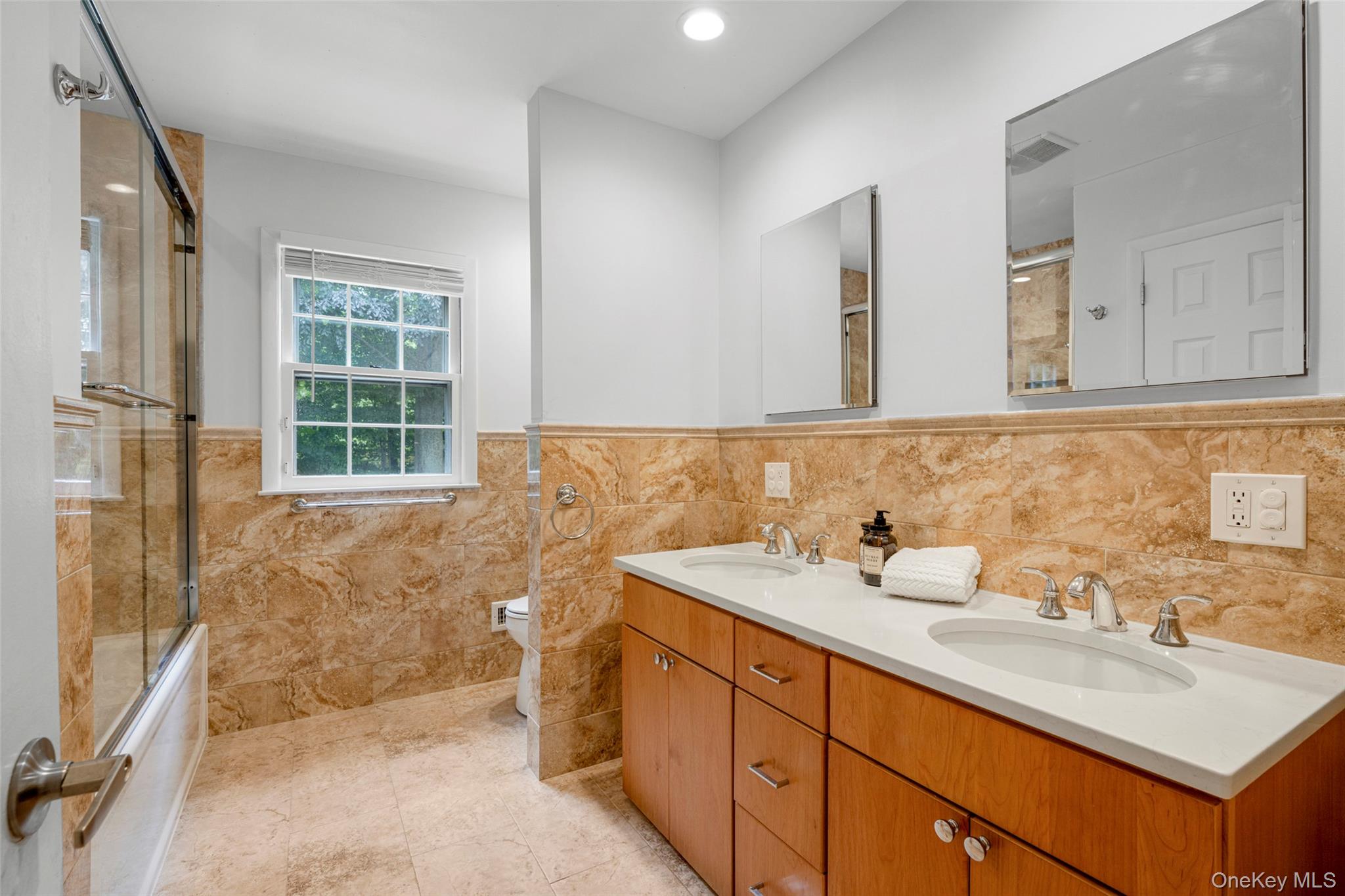 6 Trails End Rye, NY 10580 - Photo 26 of 37 Hallway full bath shared by bedrooms 2, 3 and 4.