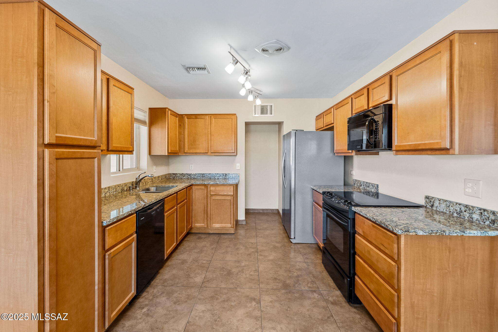 6333 East Julia Street Tucson, AZ 85710 - Photo 7 of 27