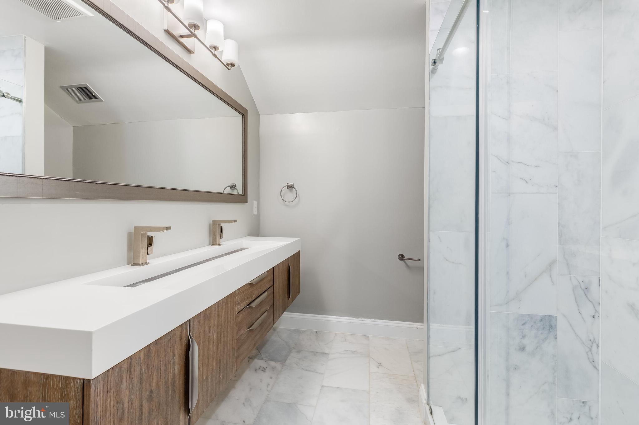 2400 South Arlington Ridge Road Arlington, VA 22202 - Photo 29 of 39