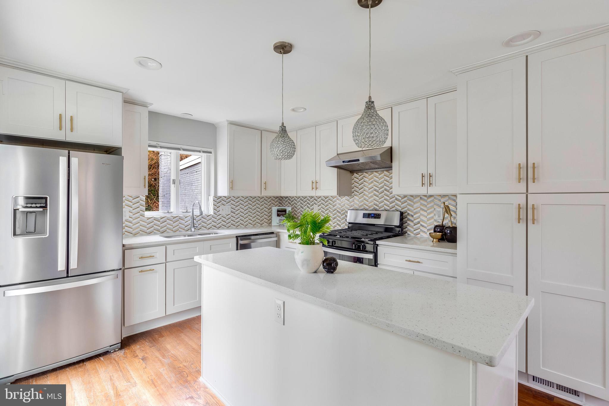 2400 South Arlington Ridge Road Arlington, VA 22202 - Photo 6 of 39