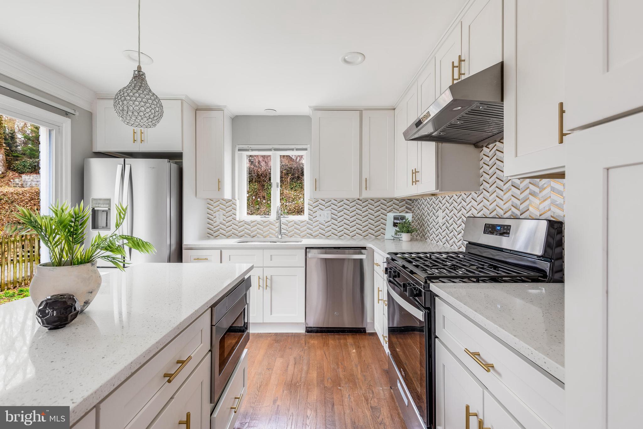 2400 South Arlington Ridge Road Arlington, VA 22202 - Photo 9 of 39