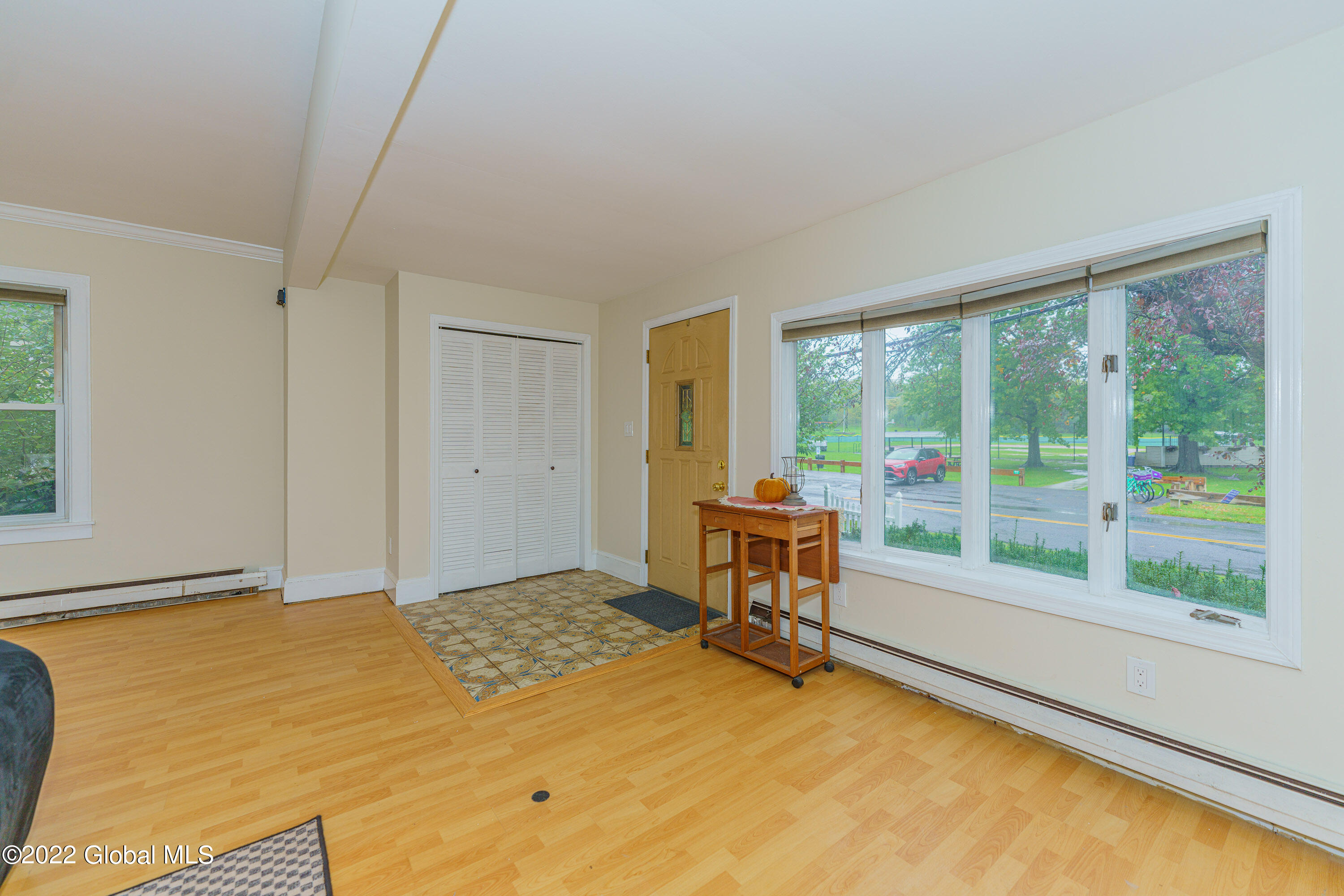 60 Menands Road Menands, NY 12204 - Photo 5 of 38 1 Livingroom 4
