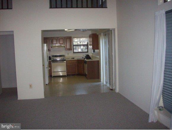 1 Lucerne Lane Manahawkin, NJ 08050 - Photo 4 of 16 Gallery Image 4