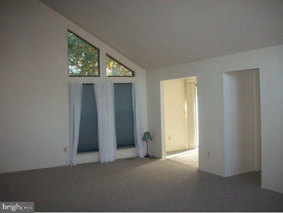 1 Lucerne Lane Manahawkin, NJ 08050 - Photo 5 of 16 Gallery Image 5