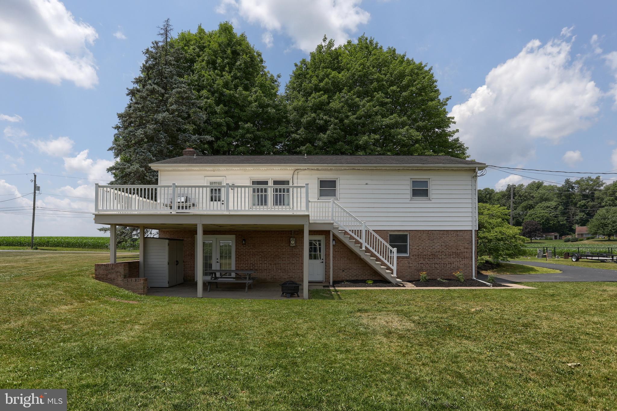 1811 Sheaffer Road Elizabethtown, PA 17022 - Photo 2 of 39