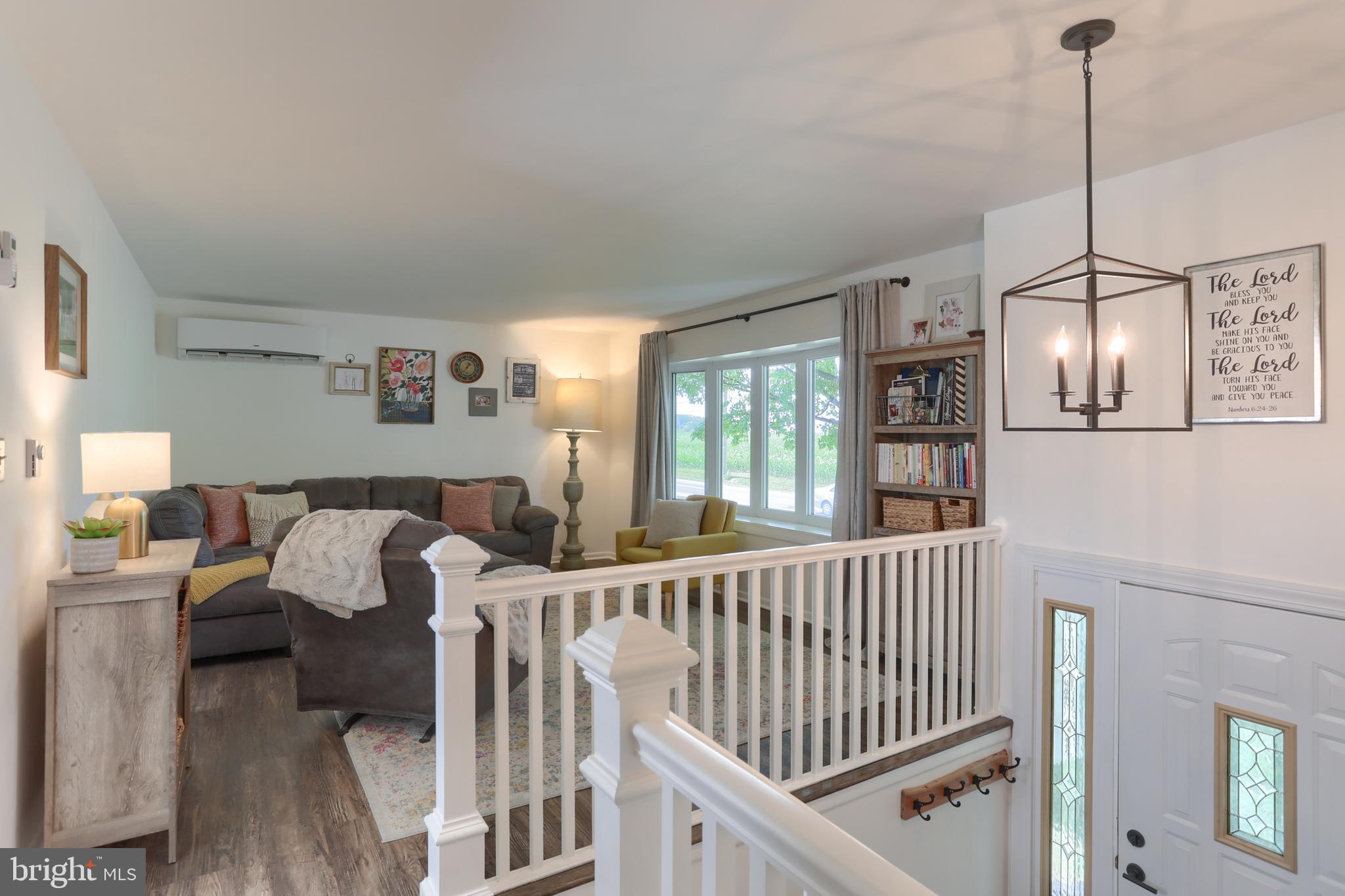 1811 Sheaffer Road Elizabethtown, PA 17022 - Photo 4 of 39