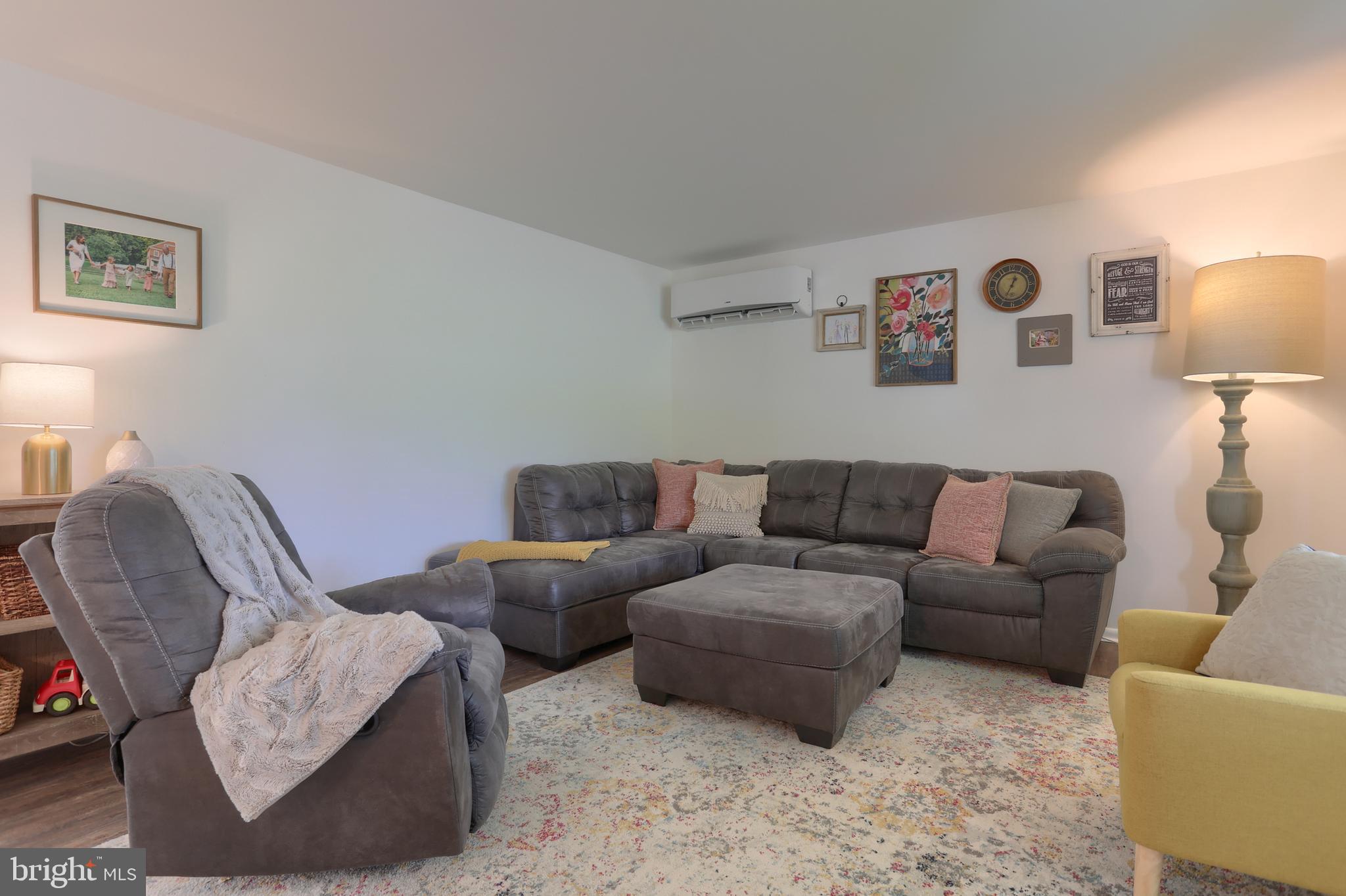 1811 Sheaffer Road Elizabethtown, PA 17022 - Photo 5 of 39