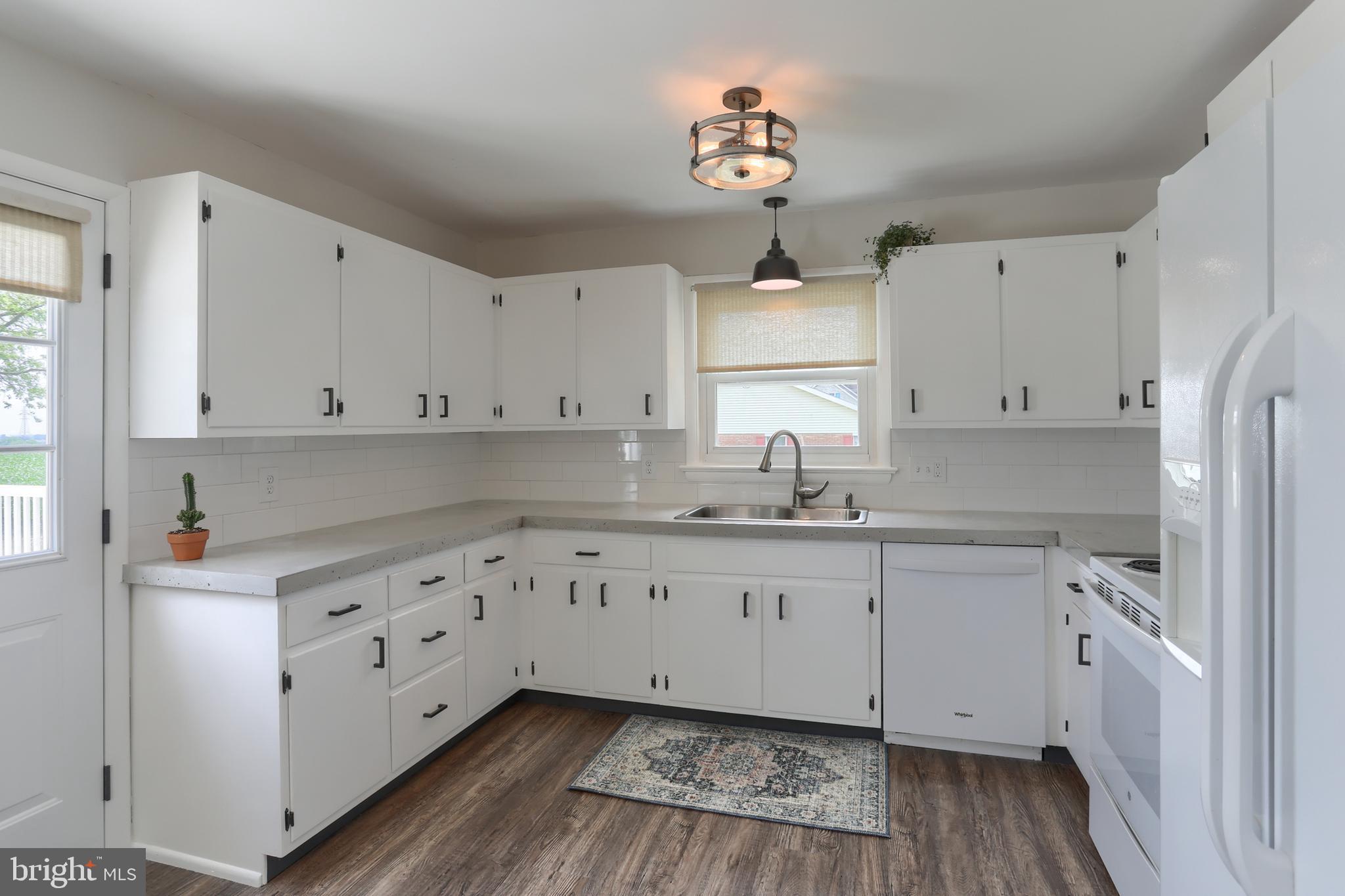 1811 Sheaffer Road Elizabethtown, PA 17022 - Photo 9 of 39