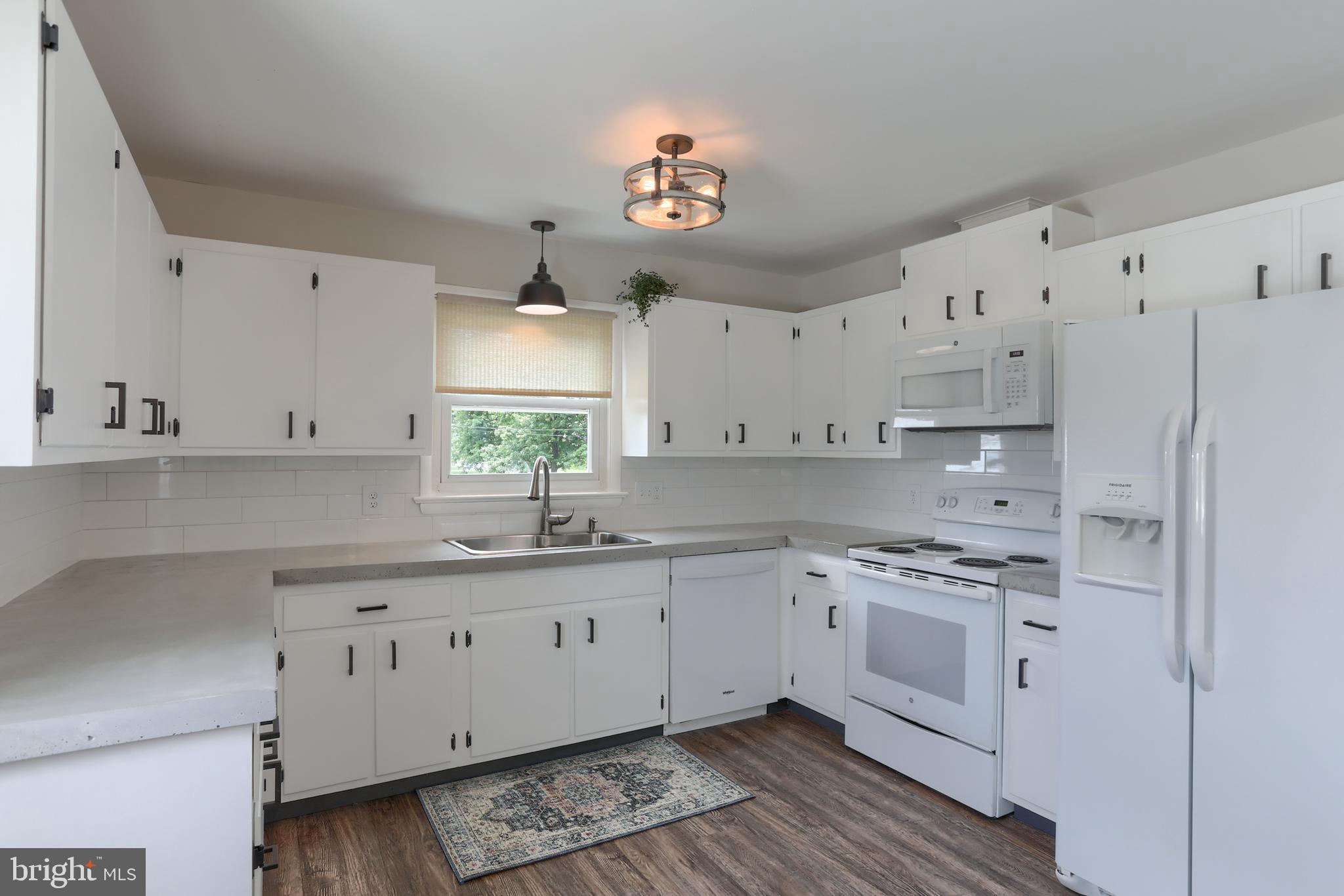 1811 Sheaffer Road Elizabethtown, PA 17022 - Photo 10 of 39