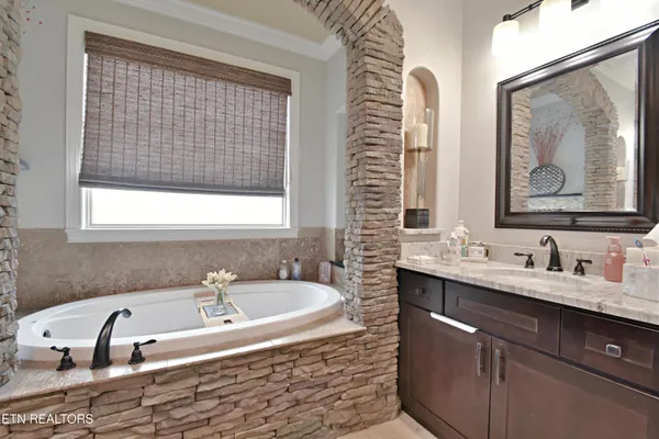 $1,250,000 | 11957 Lakehurst Lane, Knoxville, TN 37934
