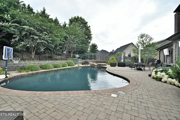 $1,250,000 | 11957 Lakehurst Lane, Knoxville, TN 37934
