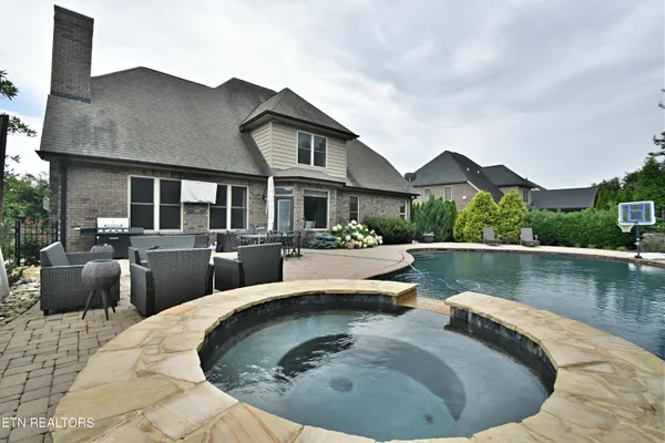 $1,250,000 | 11957 Lakehurst Lane, Knoxville, TN 37934