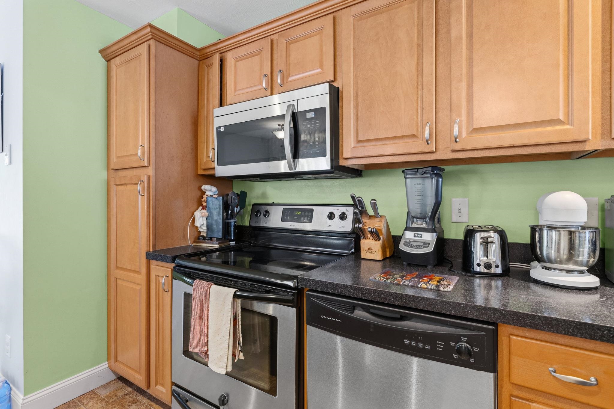 195 Silver Street, Unit 15 Manchester, NH 03103 - Photo 17 of 33