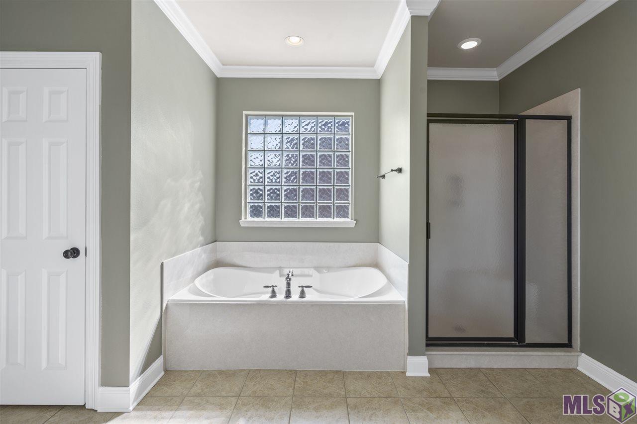 8823 Foxgate Drive Baton Rouge, LA 70809 - Photo 14 of 24 Gallery Image 14