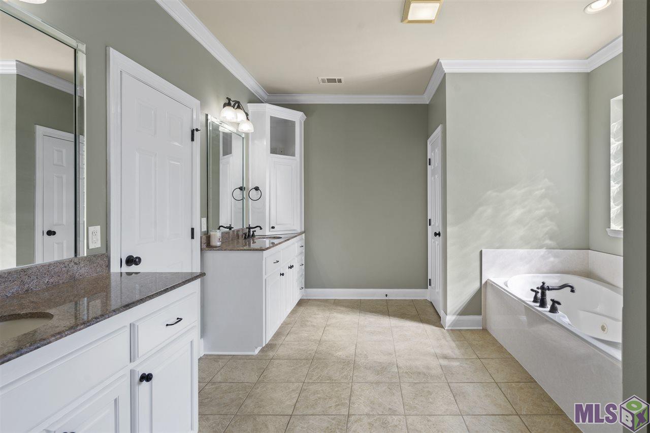 8823 Foxgate Drive Baton Rouge, LA 70809 - Photo 15 of 24 Gallery Image 15